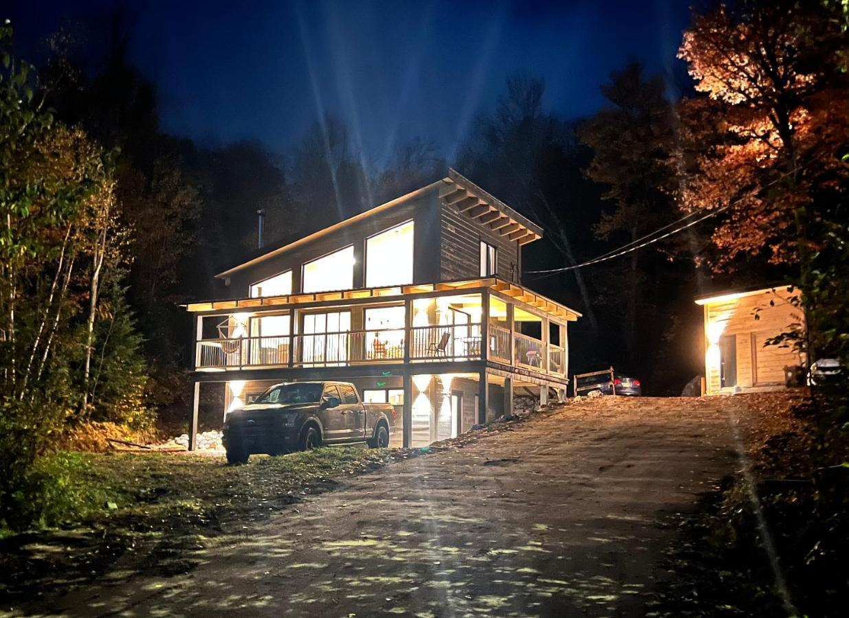 Le Venerable Villa LʼAnse-Saint-Jean Eksteriør bilde